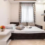 Apartman M.e.p. *